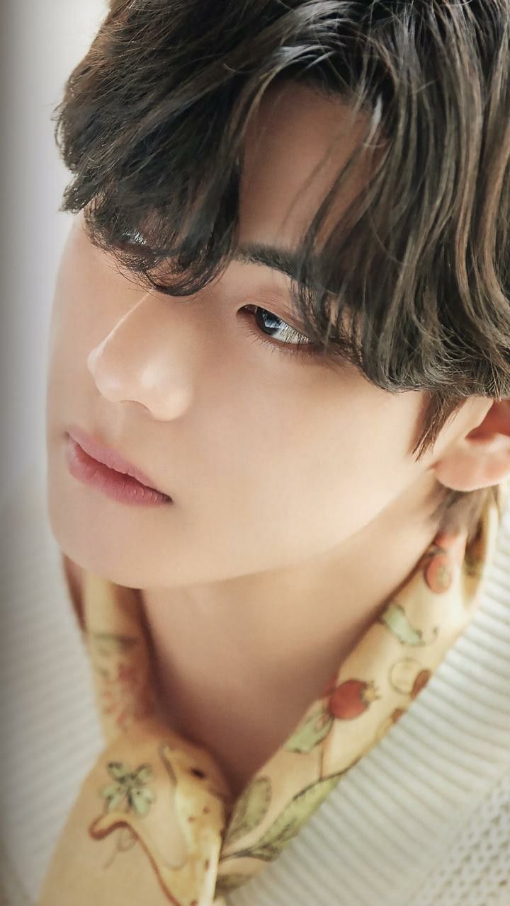 720x1280  Ким Тэхён aka V BTS Bangtan Boys K-Pop музыкальные исполнители певцы корейские певцы HD обои телефон ба | Ким Тэхён, Хваран Тэхён, Тэхён