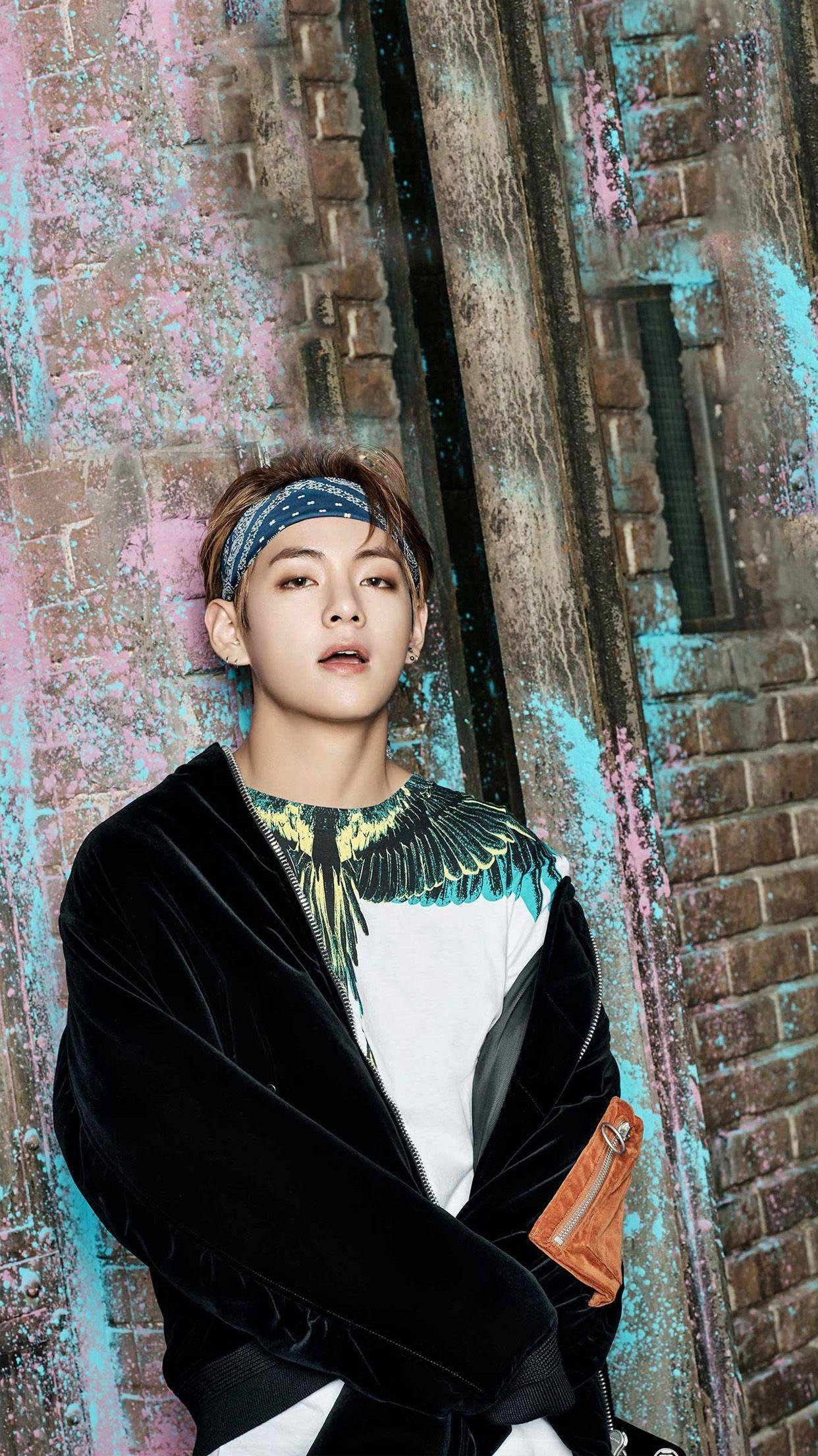 1242x2208  Bts Kim Taehyung - Обои для рабочего стола Скачать | МобКубок
