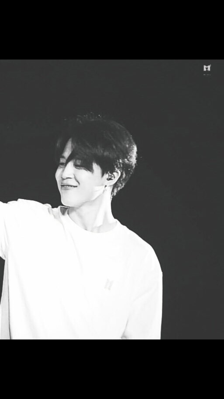 750x1334  Пин от пользователя Viktoria на доске Парные заставки на телефон | Обои,  Картинки подсолнечника, Рисунки персонажа дисней