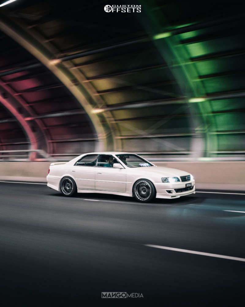 800x1000  Toyota Chaser 1998 года с колесными дисками 18x9 22 Cosmis Racing Xt-005r и 235/40R18 Bridgestone Potenza и койловерами | Пользовательские смещения