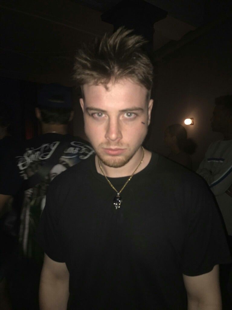 768x1024  Обои Convolk - Пещера обоев