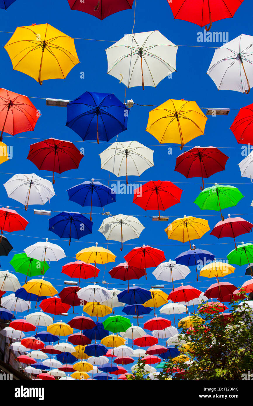 866x1390  Обои Корпорация Амбрелла - Пещера обоев