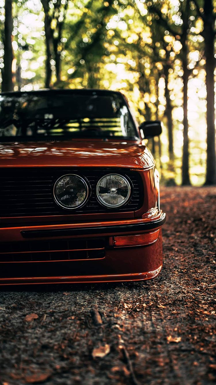 E28 красная обои на телефон