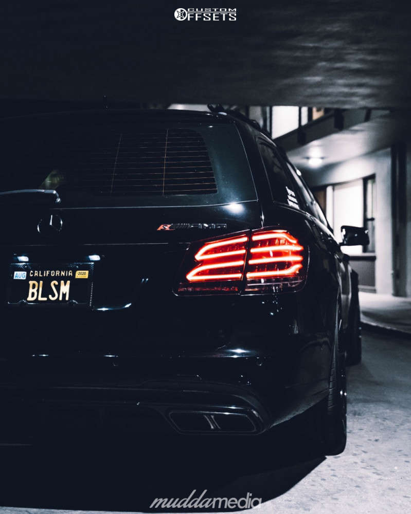 799x1000  Mercedes-Benz E63 AMG S 2014 года с колесными дисками 20x9,5 35 BC Forged Hca162 и 245/30R20 Continental ExtremeContact DWS06 PLUS и койловерами | Пользовательские смещения