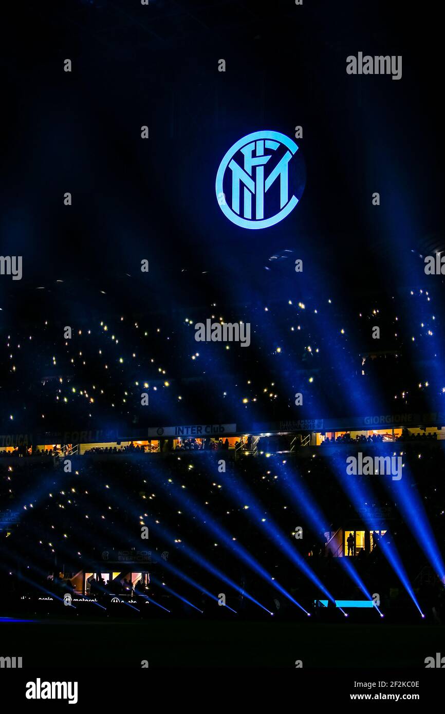 866x1390  Логотип Интер Аталанта, стоковые фотографии и изображения в высоком разрешении — Alamy