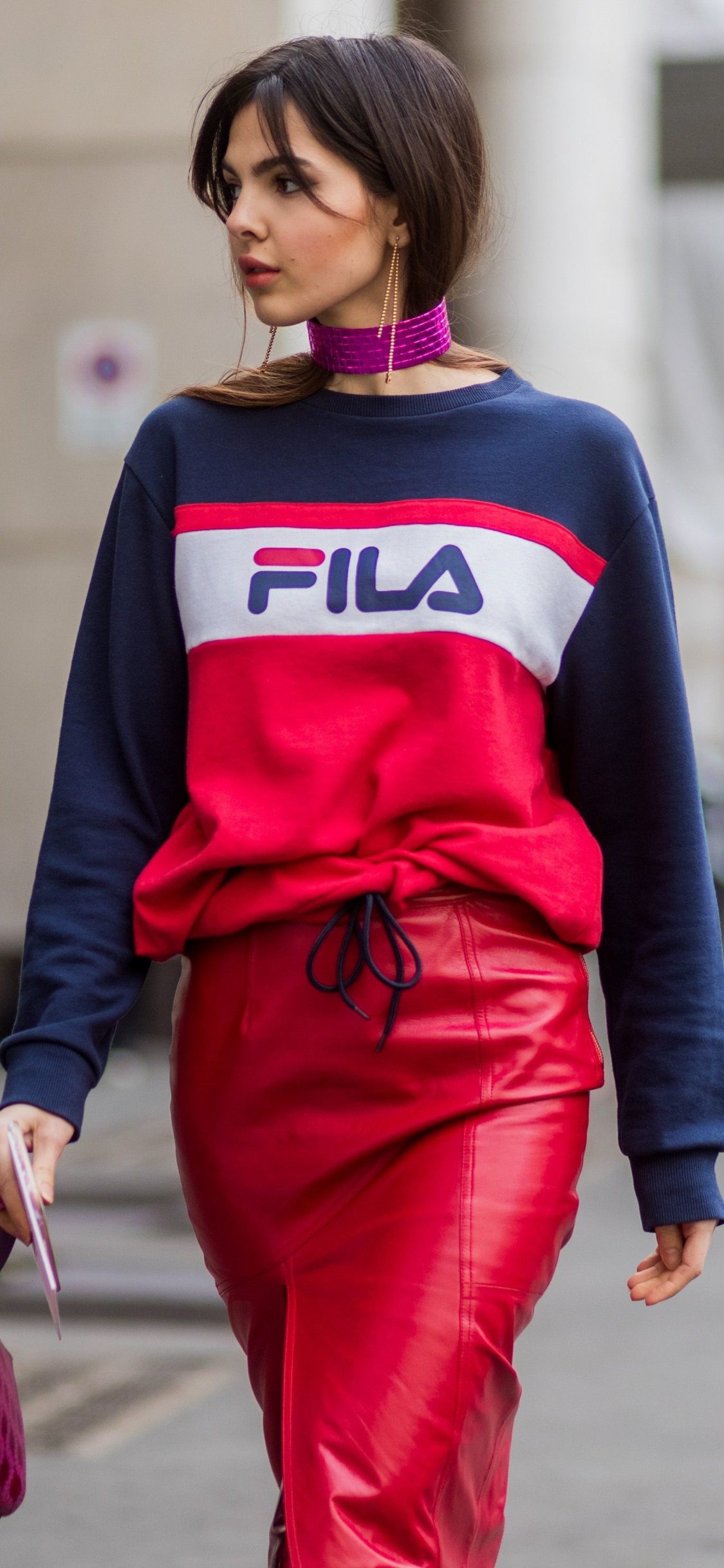 1125x2436  Скачать 1125x2436 модель fila, улица, девушка, iphone x, 1125x2436 обои, картинки 5153