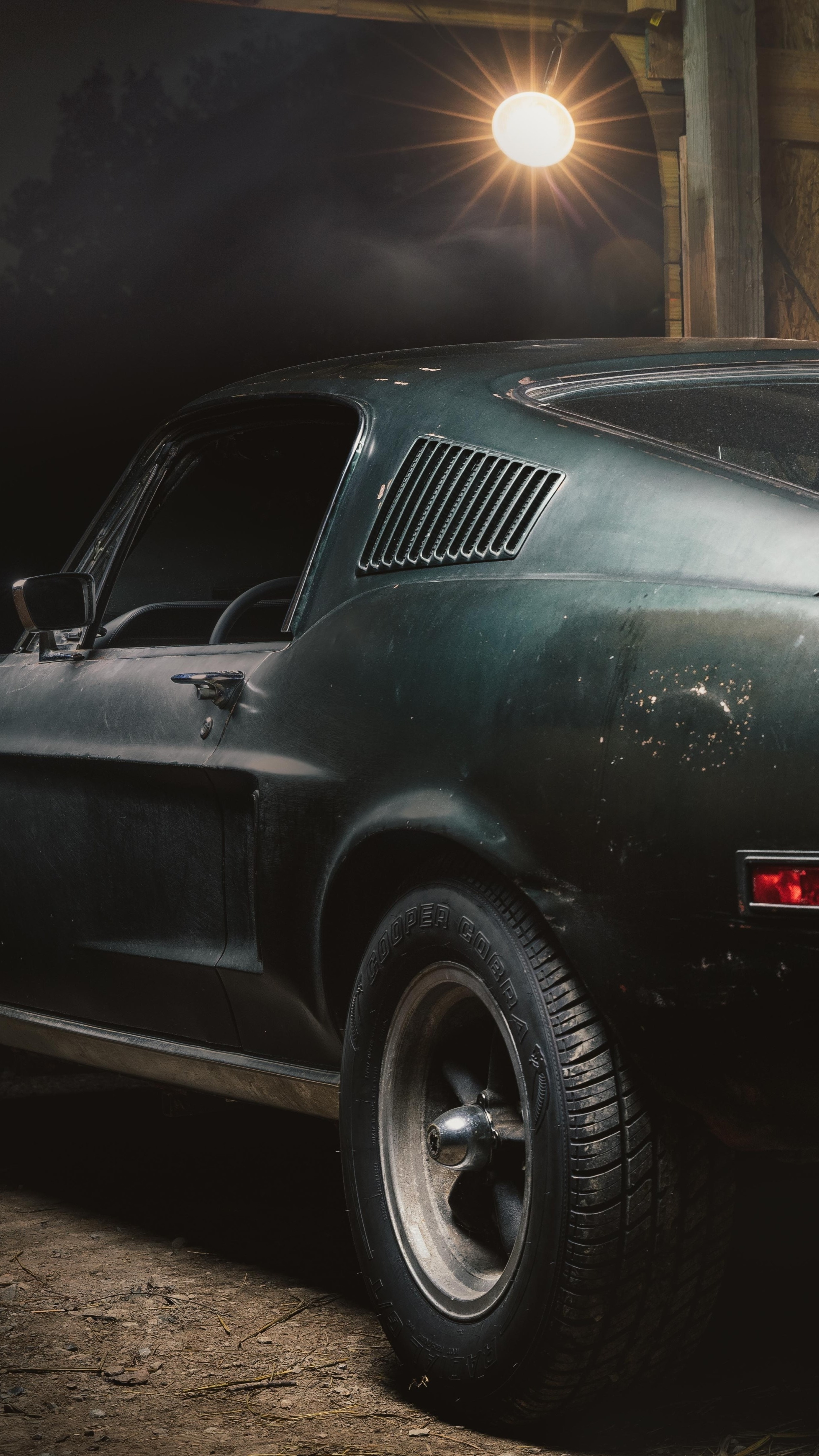 2429x4319  Ford Mustang BULLITT 1968 года — задний пассажир