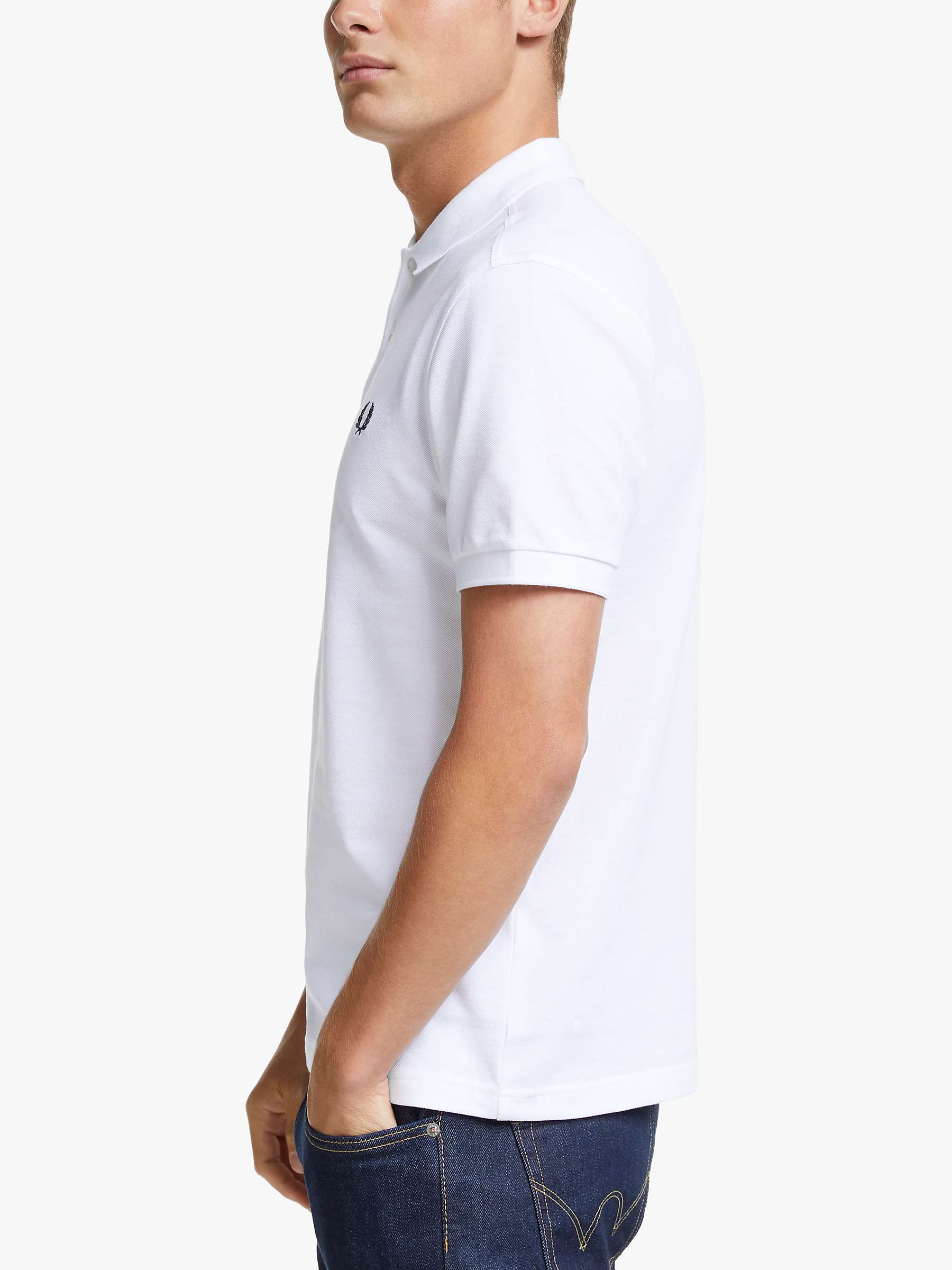 1800x2400  Скачать обои «Мужская мода на открытом воздухе» | Обои.com