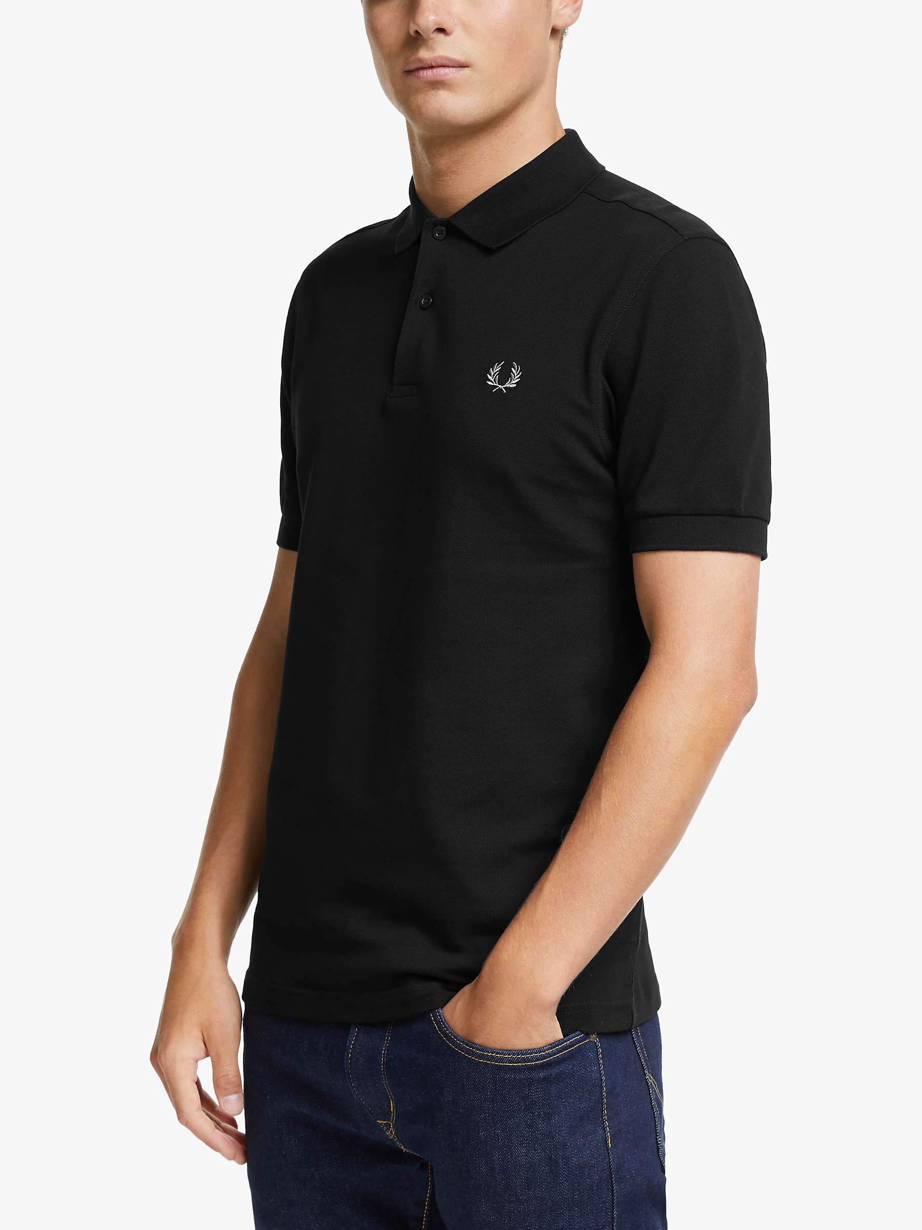 1800x2400  Это лучшая коллекция Фреда Перри от Рафа Симонса | Британский журнал GQ