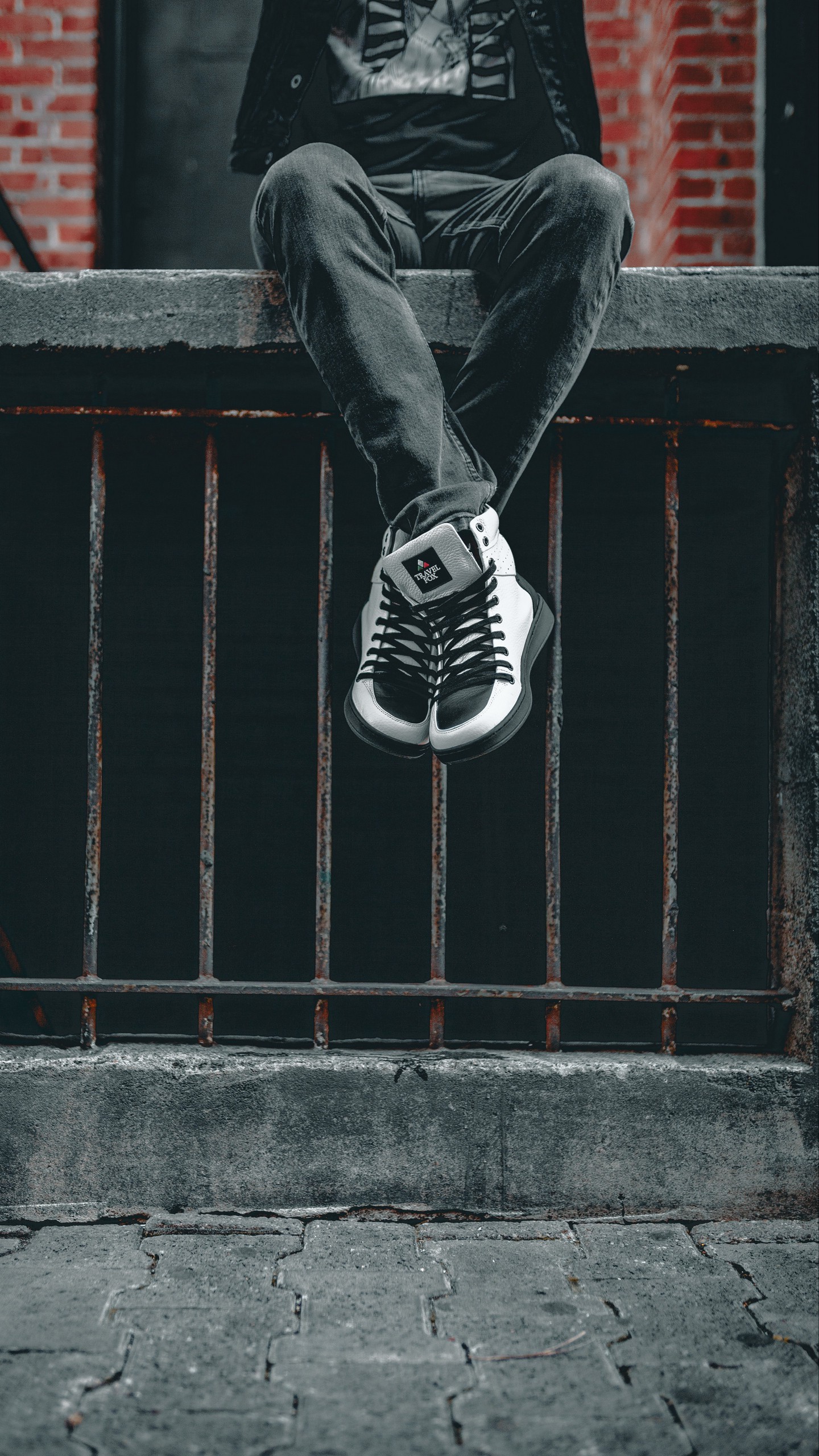 1440x2560  Обои на телефон ноги, кроссовки, стиль, человек - скачать бесплатно в  высоком качестве из категории \"Разное\"