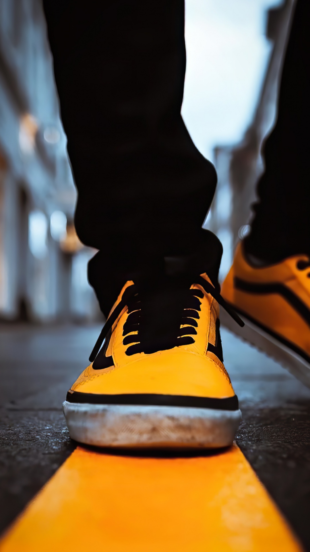 1080x1920  Обои открытый обуви, уличная мода, кеды, пол, Спортивная одежда на телефон  Android, 1080x1920 картинки и фото бесплатно