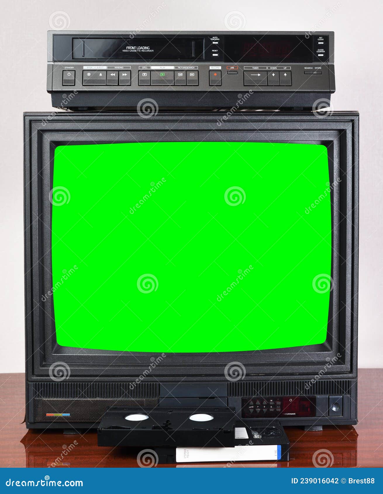 1310x1690  Официальные обои «Альпийский зеленый» для iPhone 13