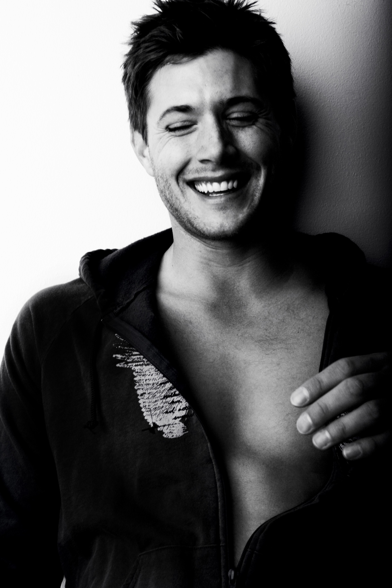 1280x1920  Обои на телефон: Дженсен Экклз (Jensen Ackles), Сверхъестественное  (Supernatural), Актеры, Люди, Мужчины, 11696 скачать картинку бесплатно.