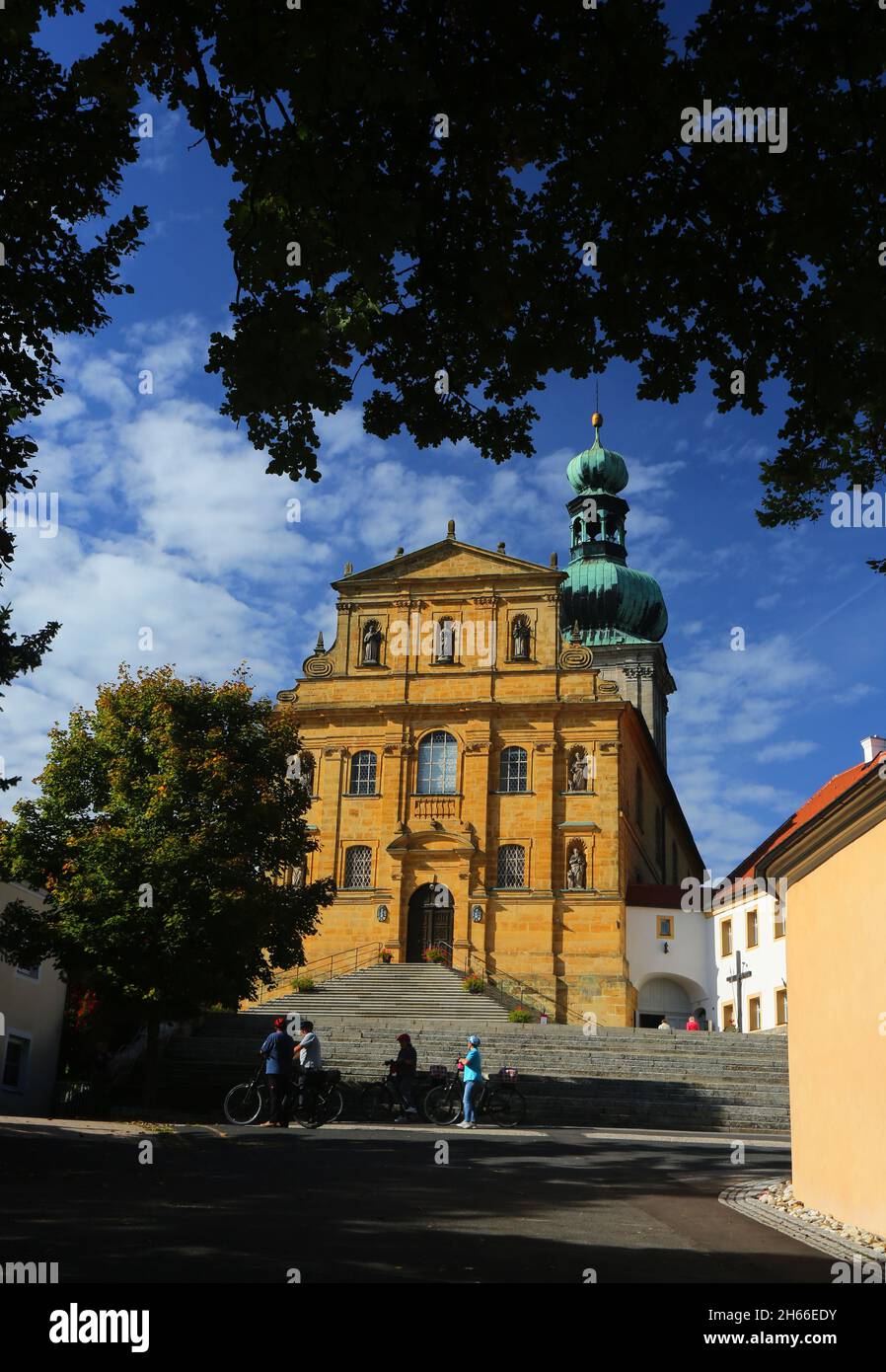 898x1390  Maria hilf kirche стоковые фотографии и изображения в высоком разрешении — Alamy
