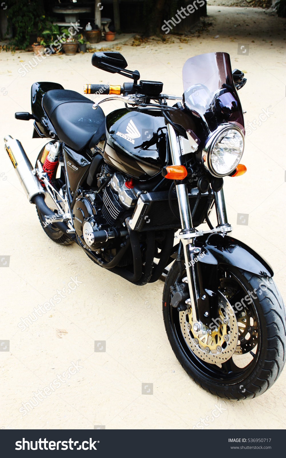 1001x1600  Honda Cb400 фотографии и изображения | Шаттерсток