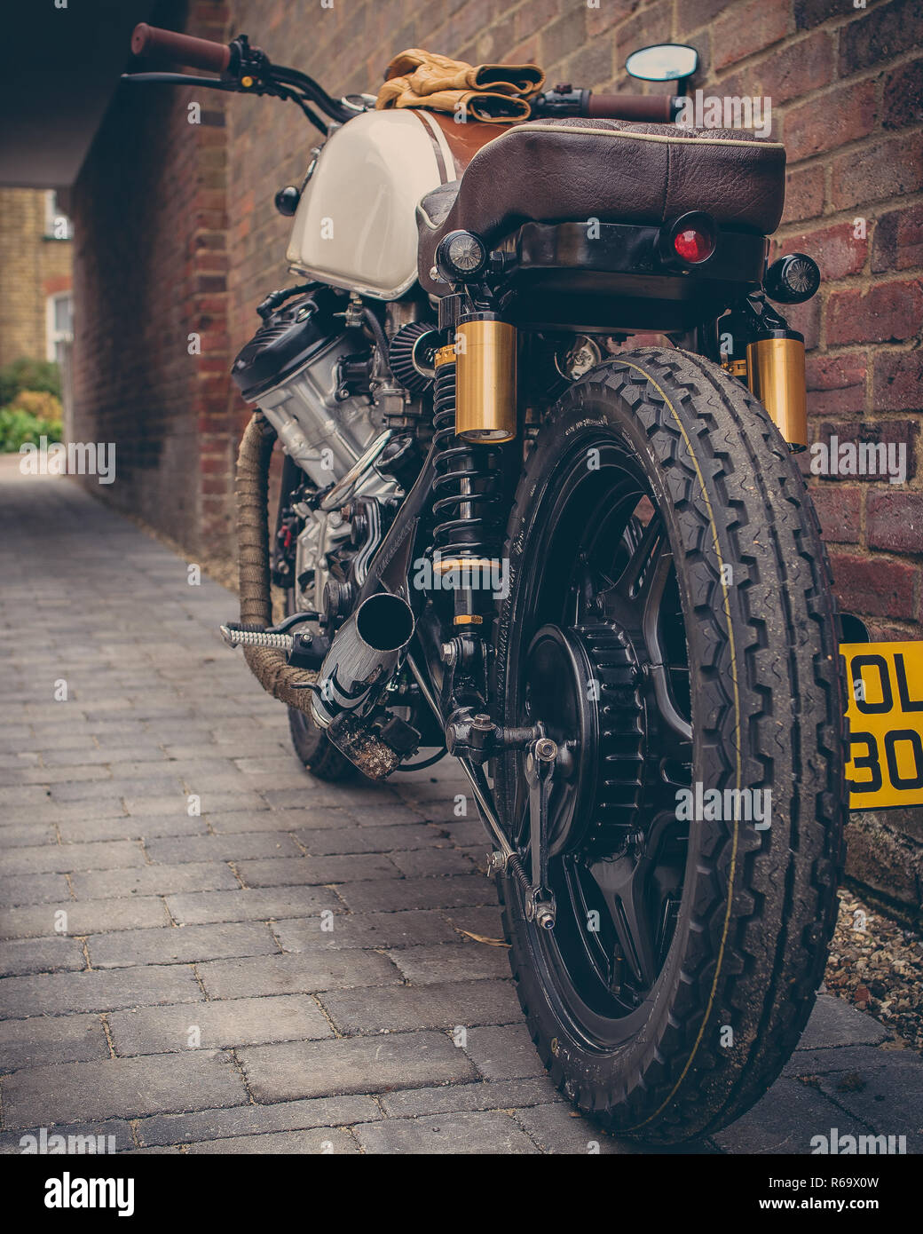 1040x1390  CB400 РОЯЛТИ КАФЕ РЕЙСЕР БРАТСТВО | Фейсбук