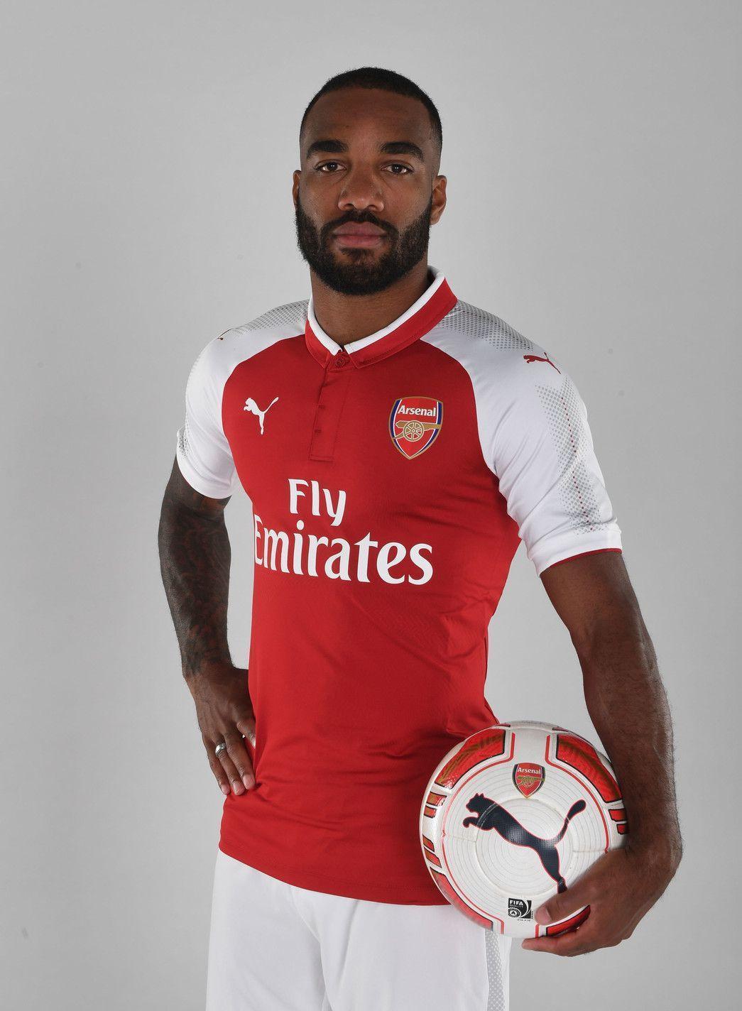 1045x1424  Брэндон Мур - Арсенал Обои