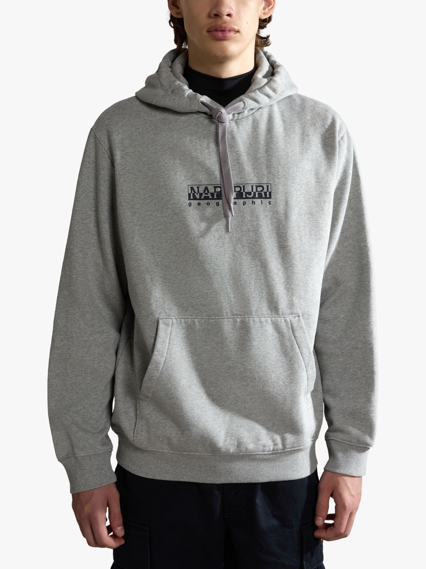 1800x2400  Бесплатные стоковые фото на тему мужчина, идущий по тропинке