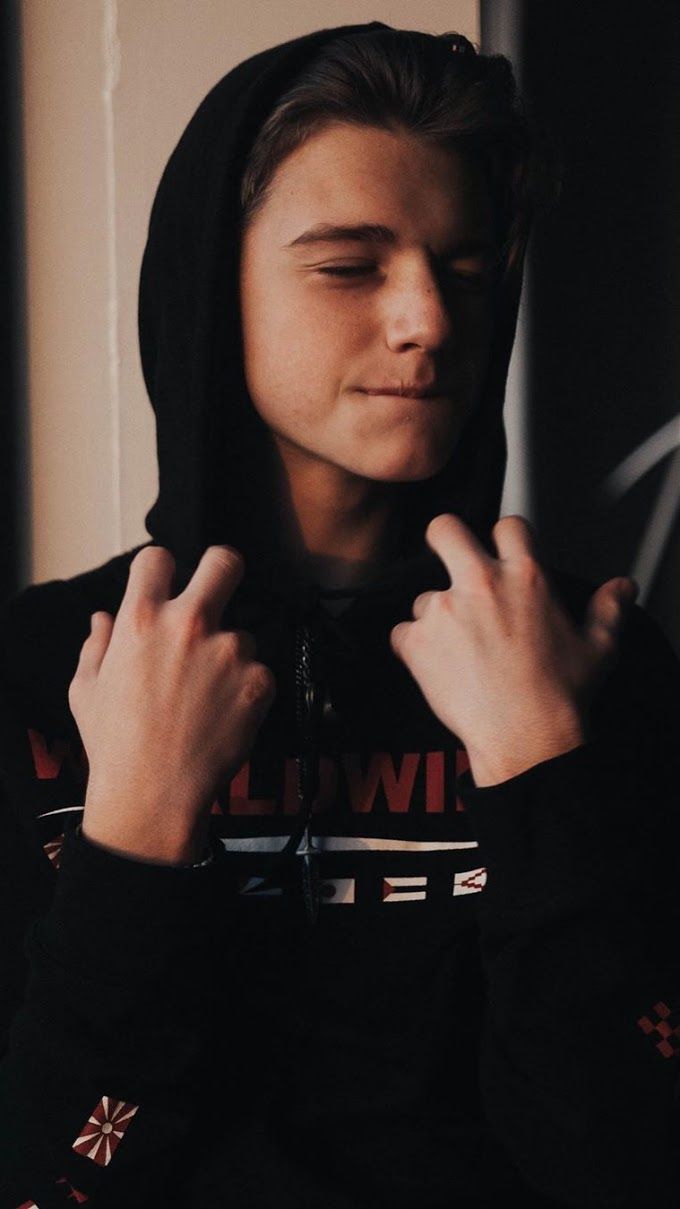 680x1209  Пэйтон Мурмайер Новые обои [5 фото] для iPhone 🤩 | Знаменитые парни, Знаменитости парней, Красивые парни