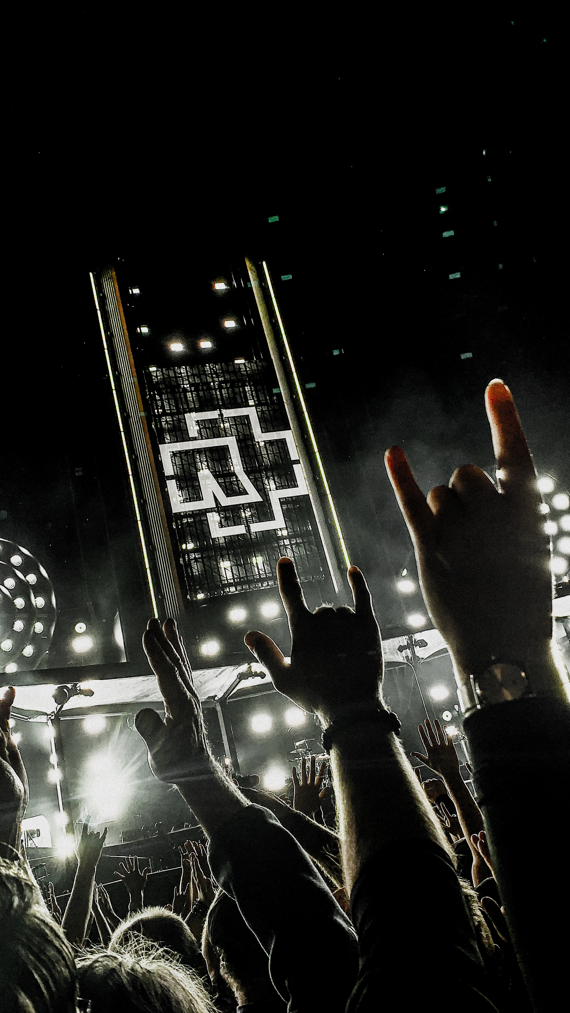 1980x3520  Скачать Rammstein заставку на телефон Bhmpics