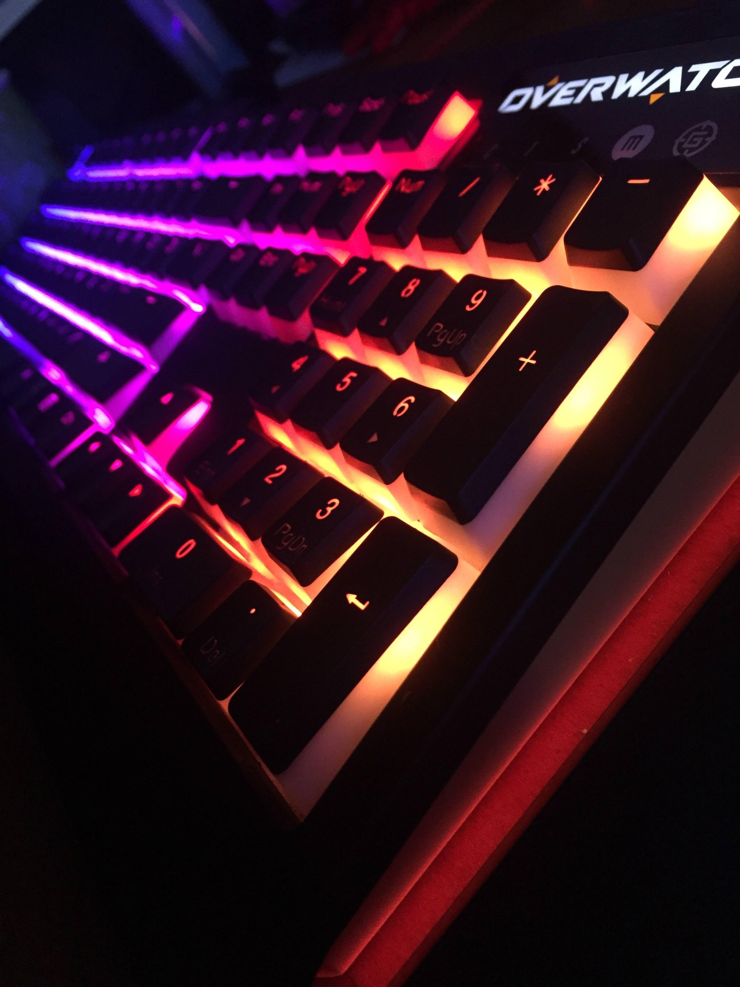 2448x3264  Низкопрофильная мехамембранная RGB-клавиатура Razer Ornata V3 (раскладка для США) — RZ03-04460100