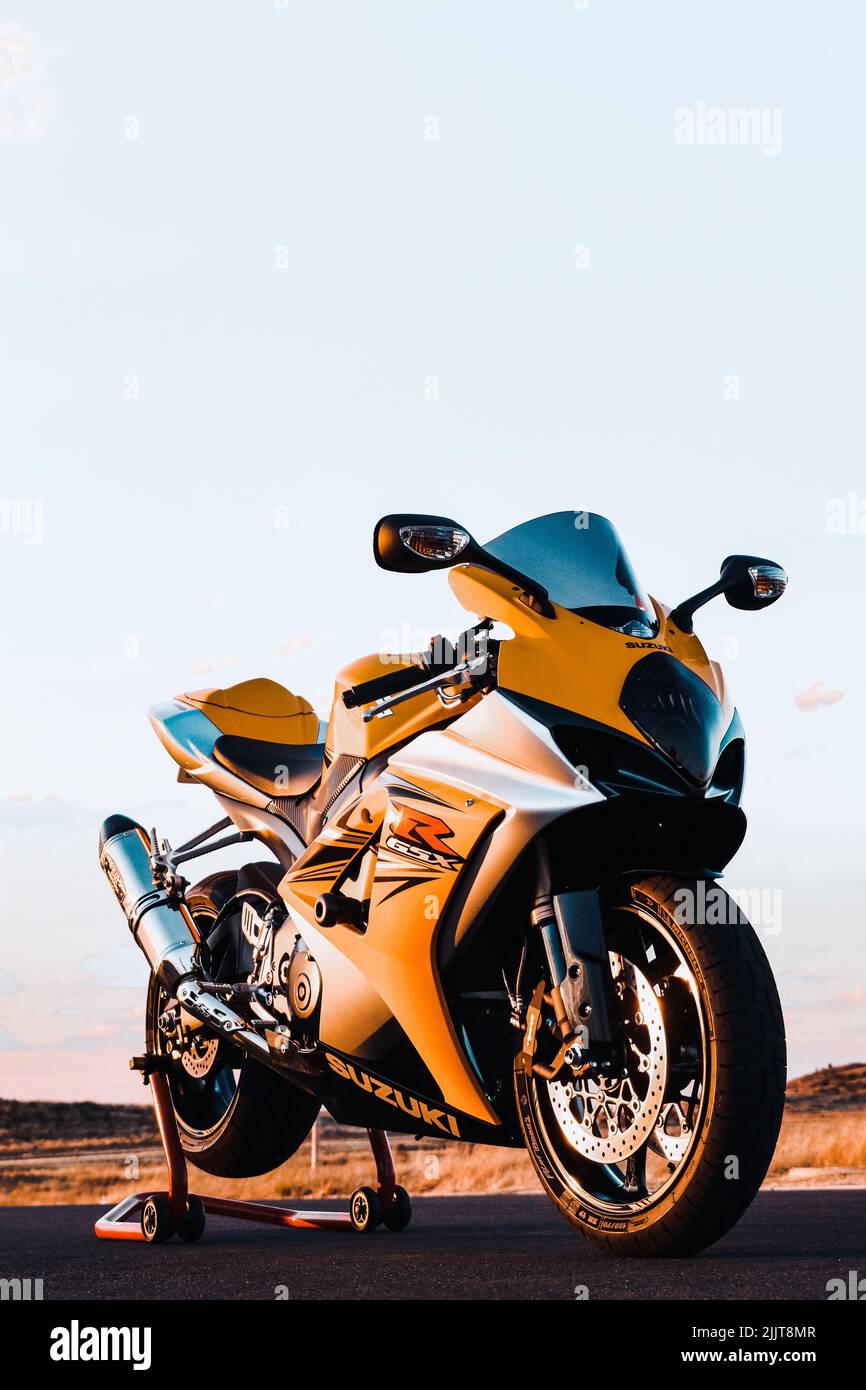 866x1390  Suzuki GN-125 - Моточекер