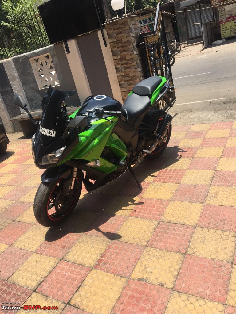 768x1024  Бело-красный мотоцикл: стоковые фотографии и изображения в высоком разрешении — Alamy