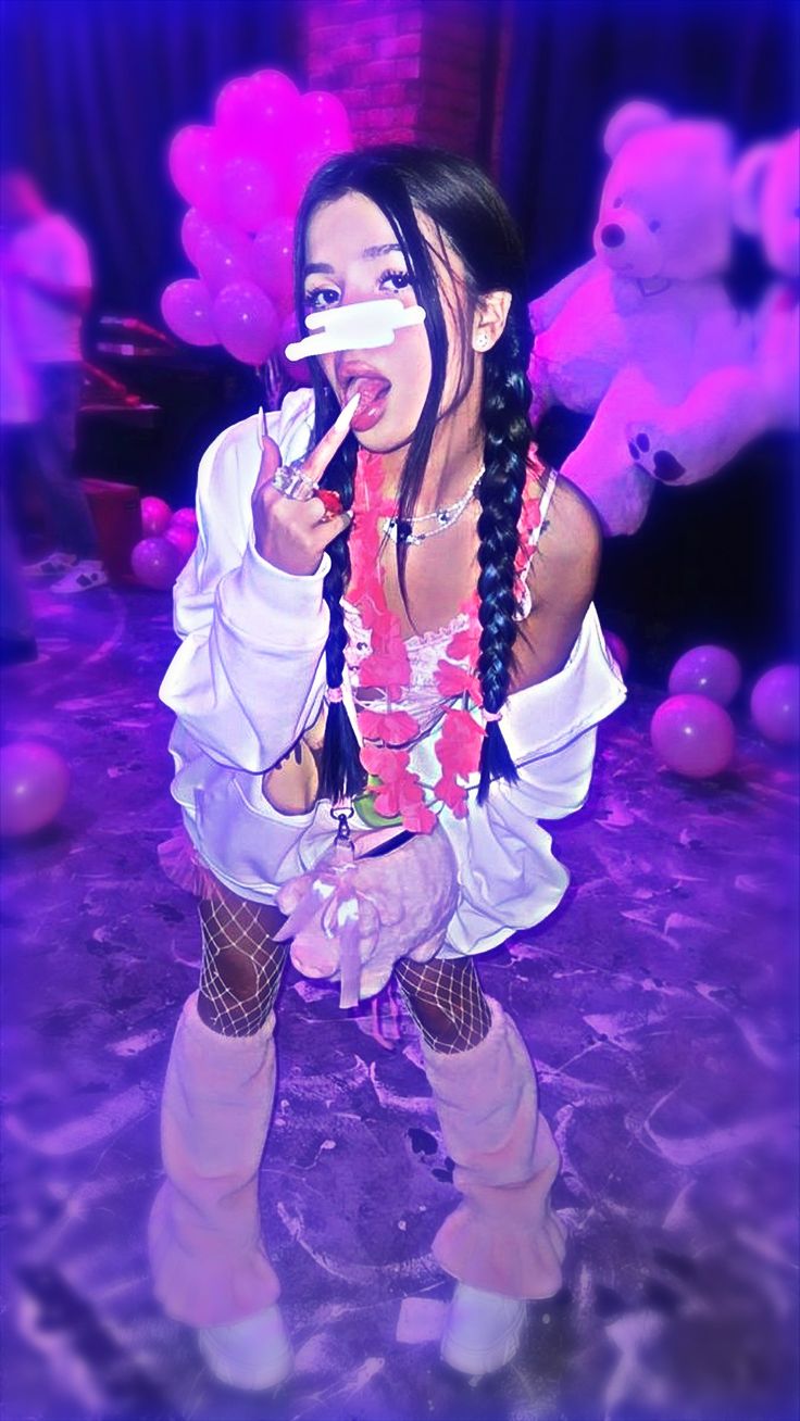 736x1308  Амина/tenderlybae/тендерлибае | Молодые знаменитости, Знаменитости, Цветные прически