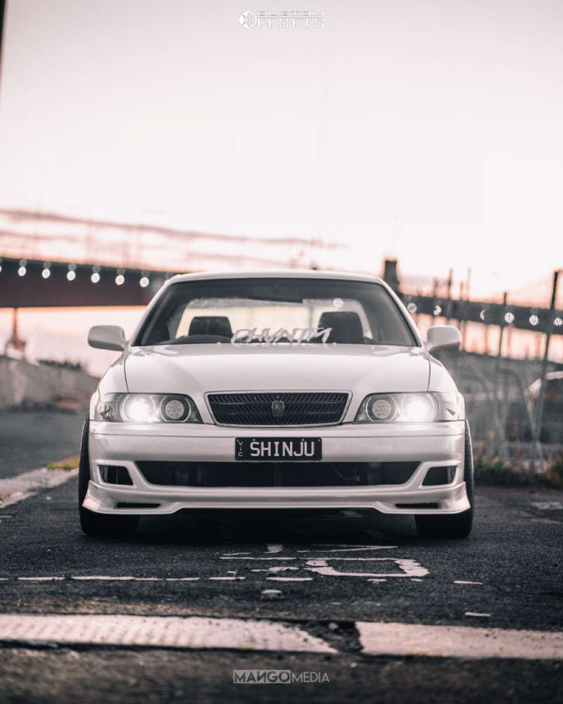 800x1000  Toyota Chaser 1998 года с колесными дисками 18x9 22 Cosmis Racing Xt-005r и 235/40R18 Bridgestone Potenza и койловерами | Пользовательские смещения