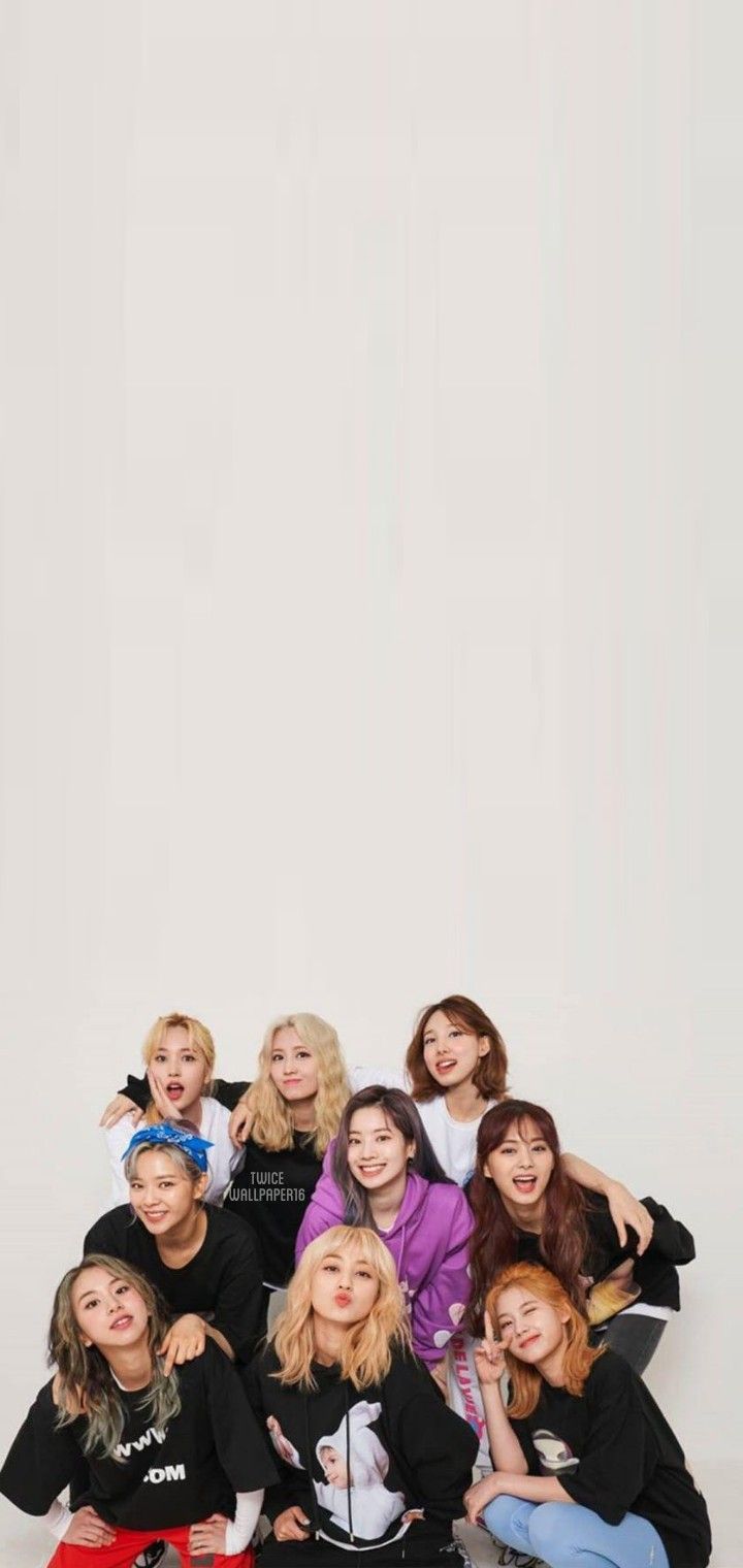 720x1520  Оживите свое устройство очаровательными обоями TWICE