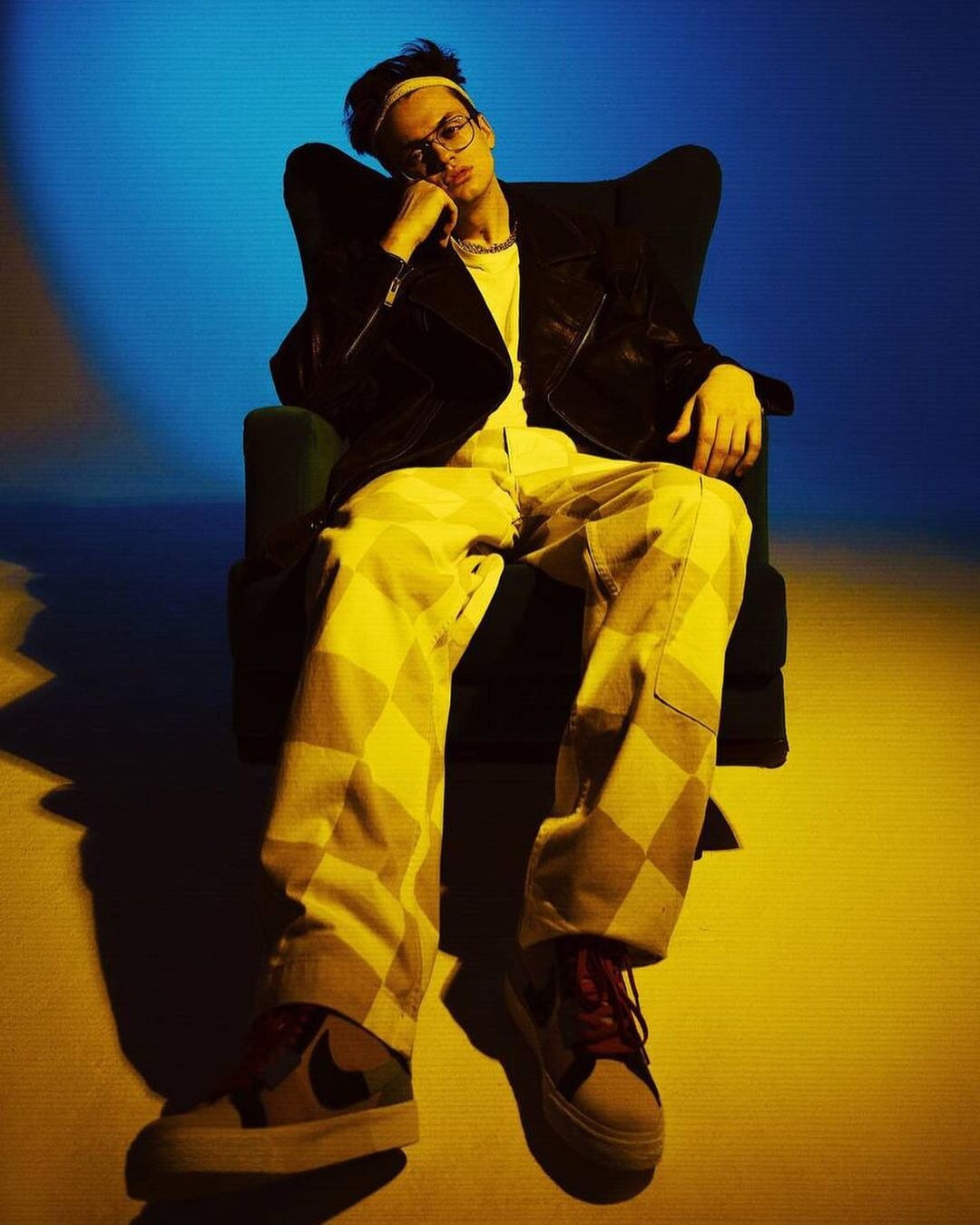 1080x1349  Apple iPhone 13 256GB Blue (MLQA3). Купить Apple iPhone 13 256GB Blue  (MLQA3) по низкой цене в Киеве, Харькове, Одессе, Днепре, Николаеве,  Запорожье, Украине | Цитрус