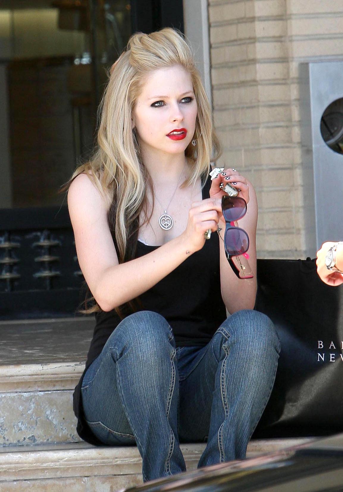 1153x1650  Аврил Лавин - Avril Lavigne фото №180286