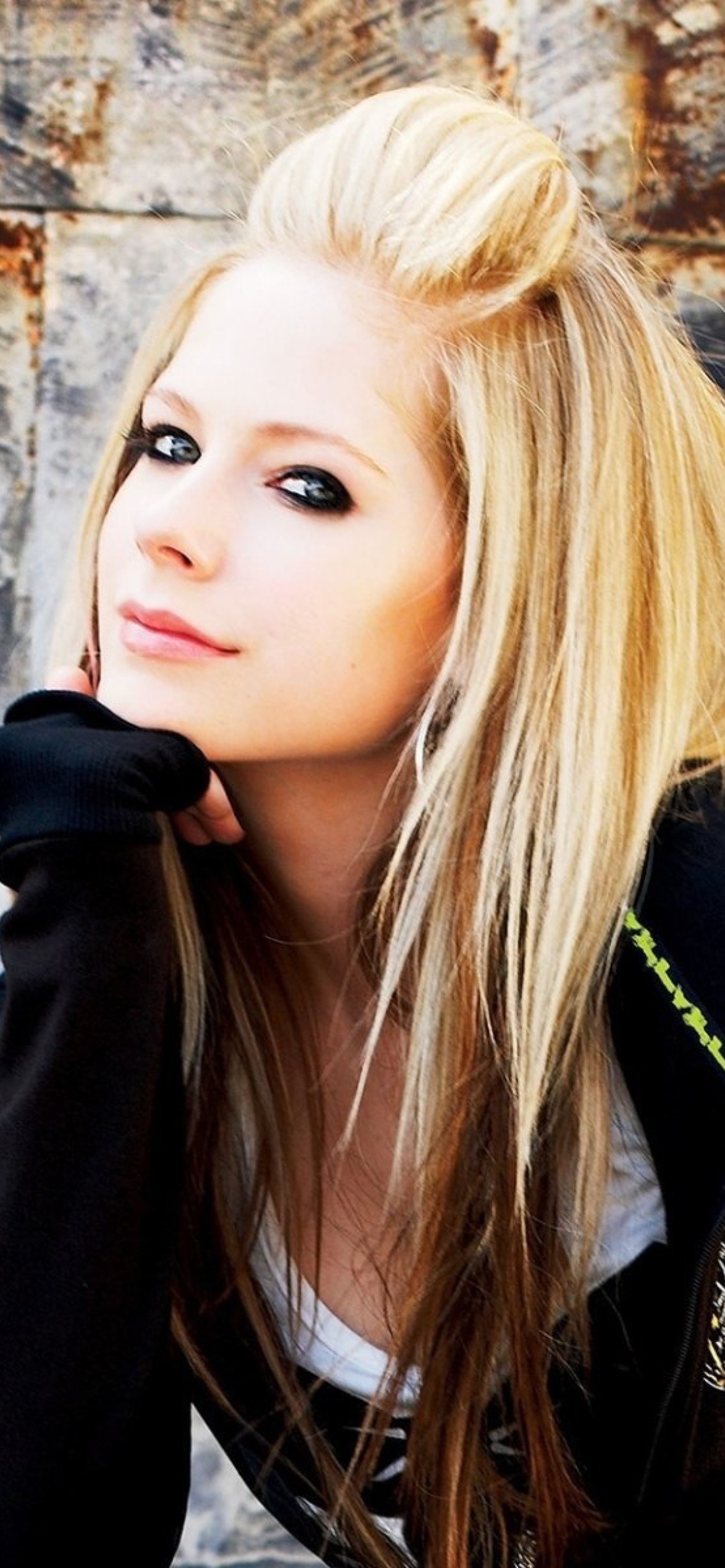 1170x2532  Картинка Avril Lavigne для телефона и на рабочий стол iPhone 11