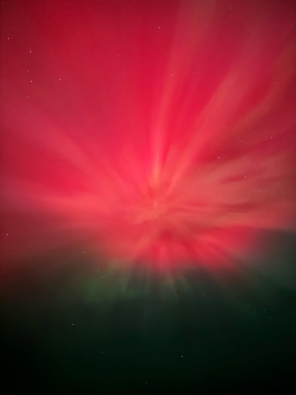 1000x1333  Северное сияние в Тверской области: яркие кадры