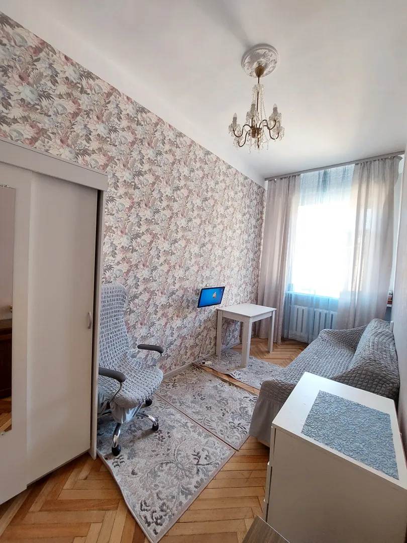 810x1080  Комната в квартире посуточно, Санкт-Петербург, Большая Монетная улица, 18,  объявление 1474413 — Суточно.ру