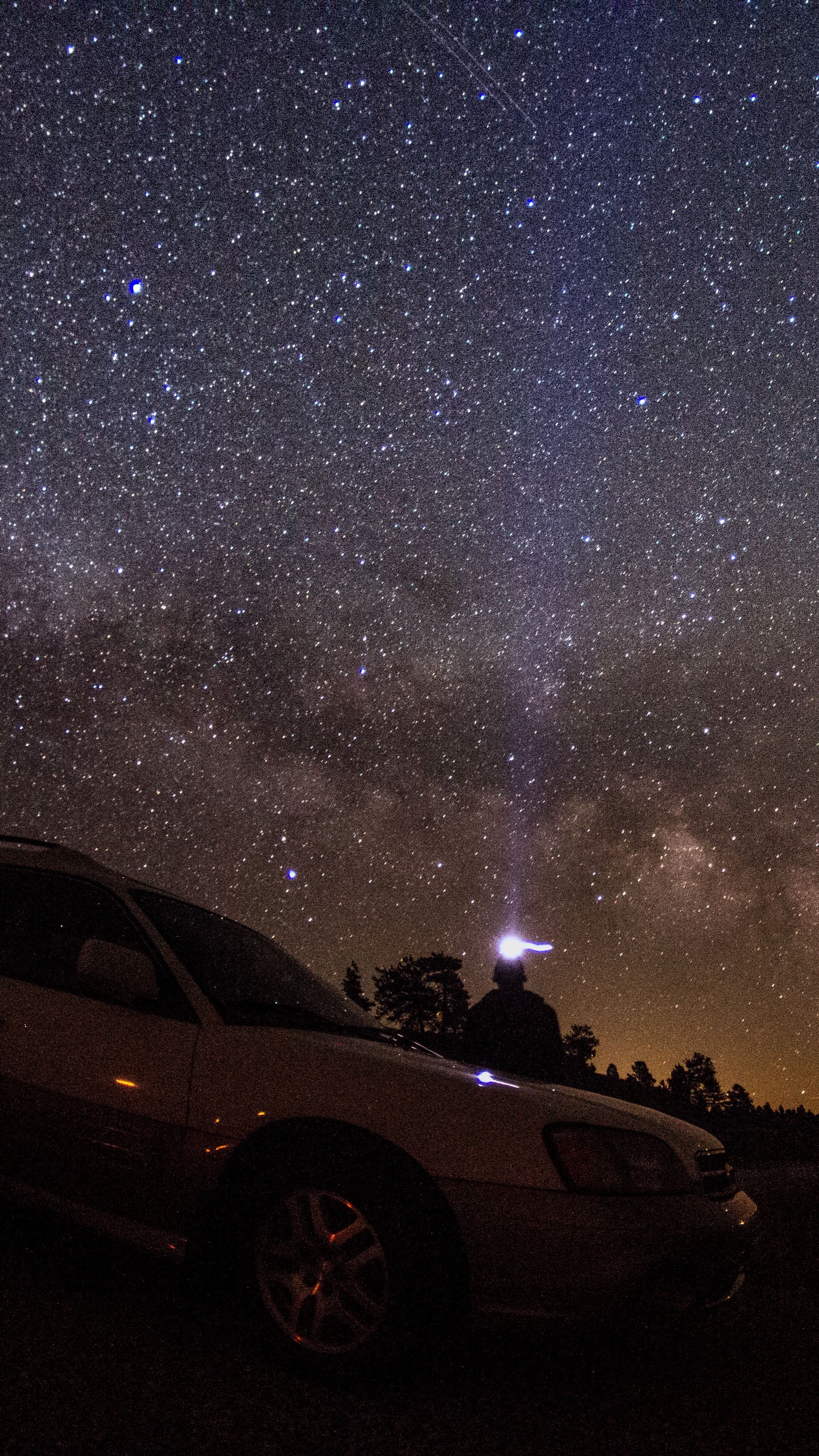 1440x2560  Обои на телефон звездное небо, ночь, автомобиль, блеск - скачать бесплатно  в высоком качестве из категории \"Природа\"
