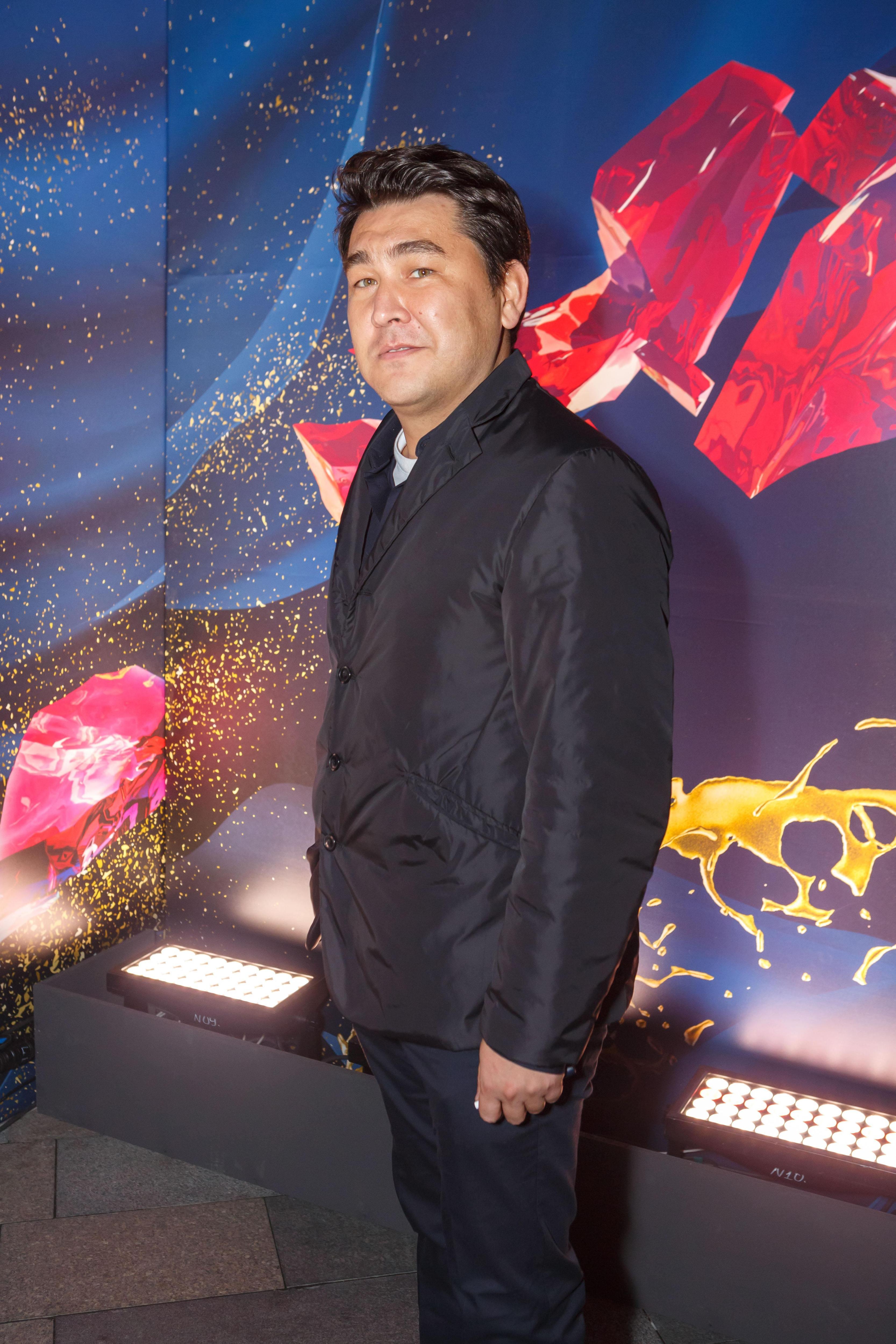 Азамата Мусагалиева начали отменять в Казахстане после поездки в Донбасс |  STARHIT