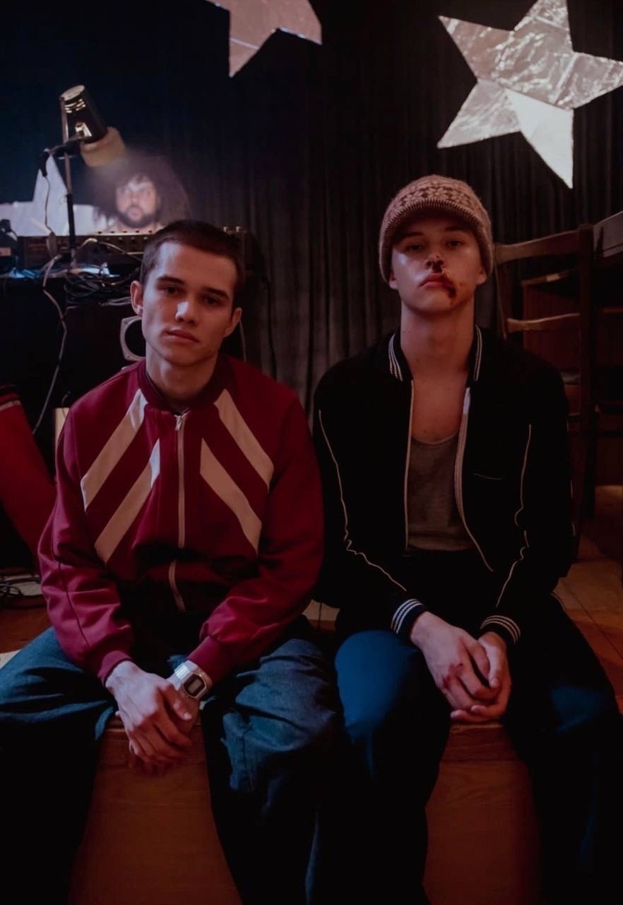 882x1280  Не пьём, спортсмены»: жизнь актёров сериала «Слово пацана» — СПОРТ25