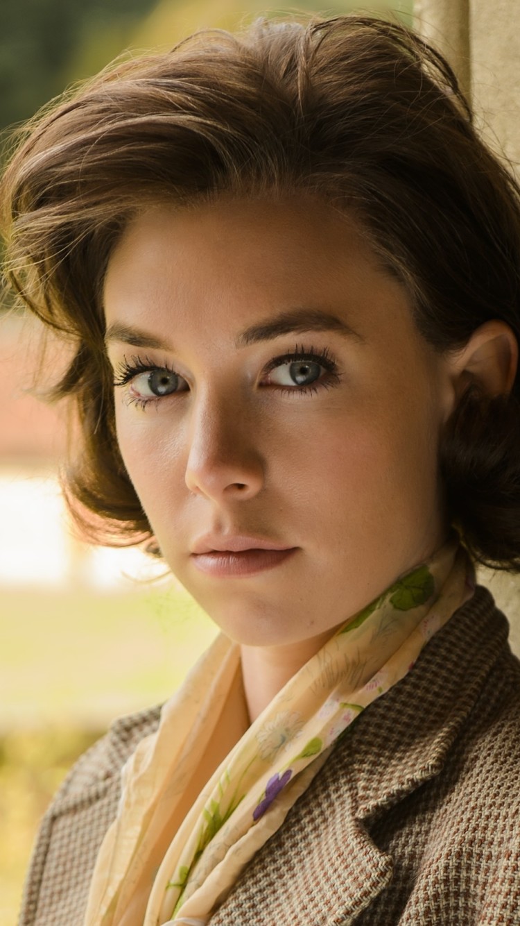 750x1334  Vanessa Kirby On The Crown - 750x1334 Обои - teahub.io 