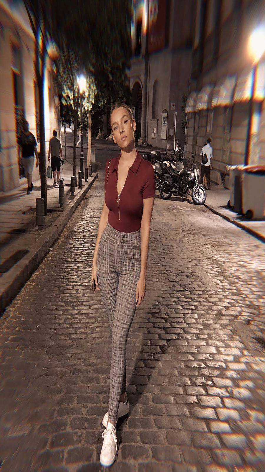 900x1600   ✅ [50+] Ester Expósito HD стола (Фон рабочего стола / Android / iPhone) (1080p 4k) (1080x1350) (2021) 