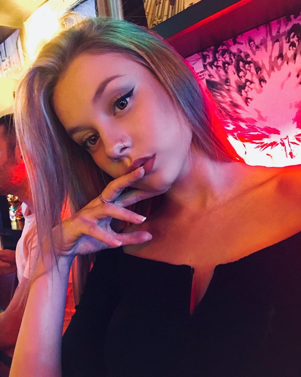 960x1200   Ester Expósito - IMDb