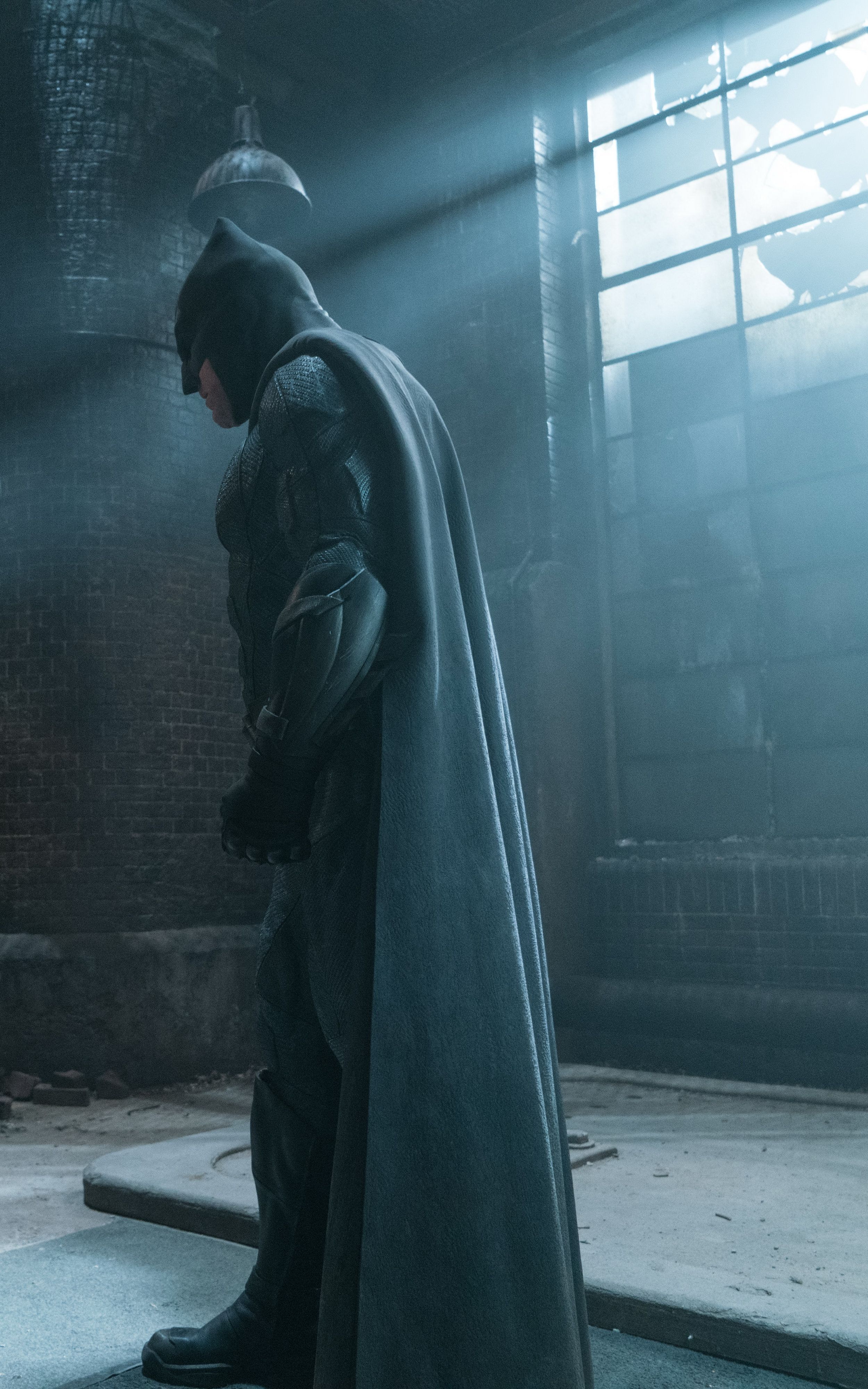 2500x4000   50+] Бен Аффлек Бэтмен iPhone Обои на WallpaperSafari 