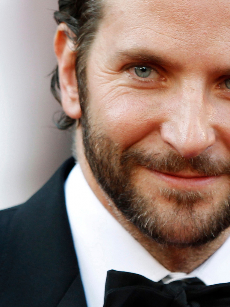 768x1024   Брэдли Купер Обои размещены Райаном Каннингемом