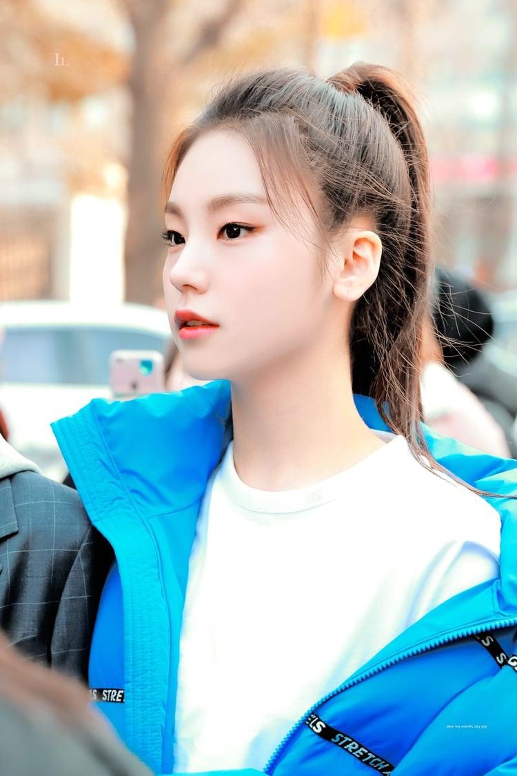 750x1125  ITZY Yeji ITz ME Album 4K Wallpaper # 4.2819 