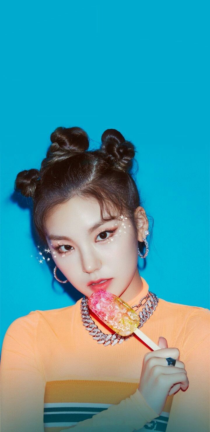 720x1480  ITZY WANNABE Yeji 4K Wallpaper # 6.768 