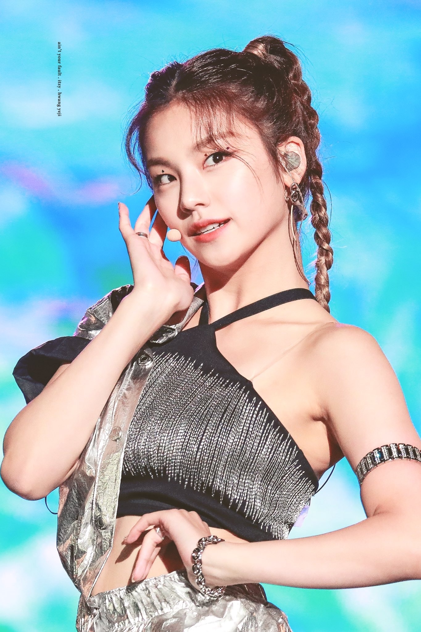 1365x2048   Yeji от Jamongg - 1d - Бесплатно на ZEDGE ™ 