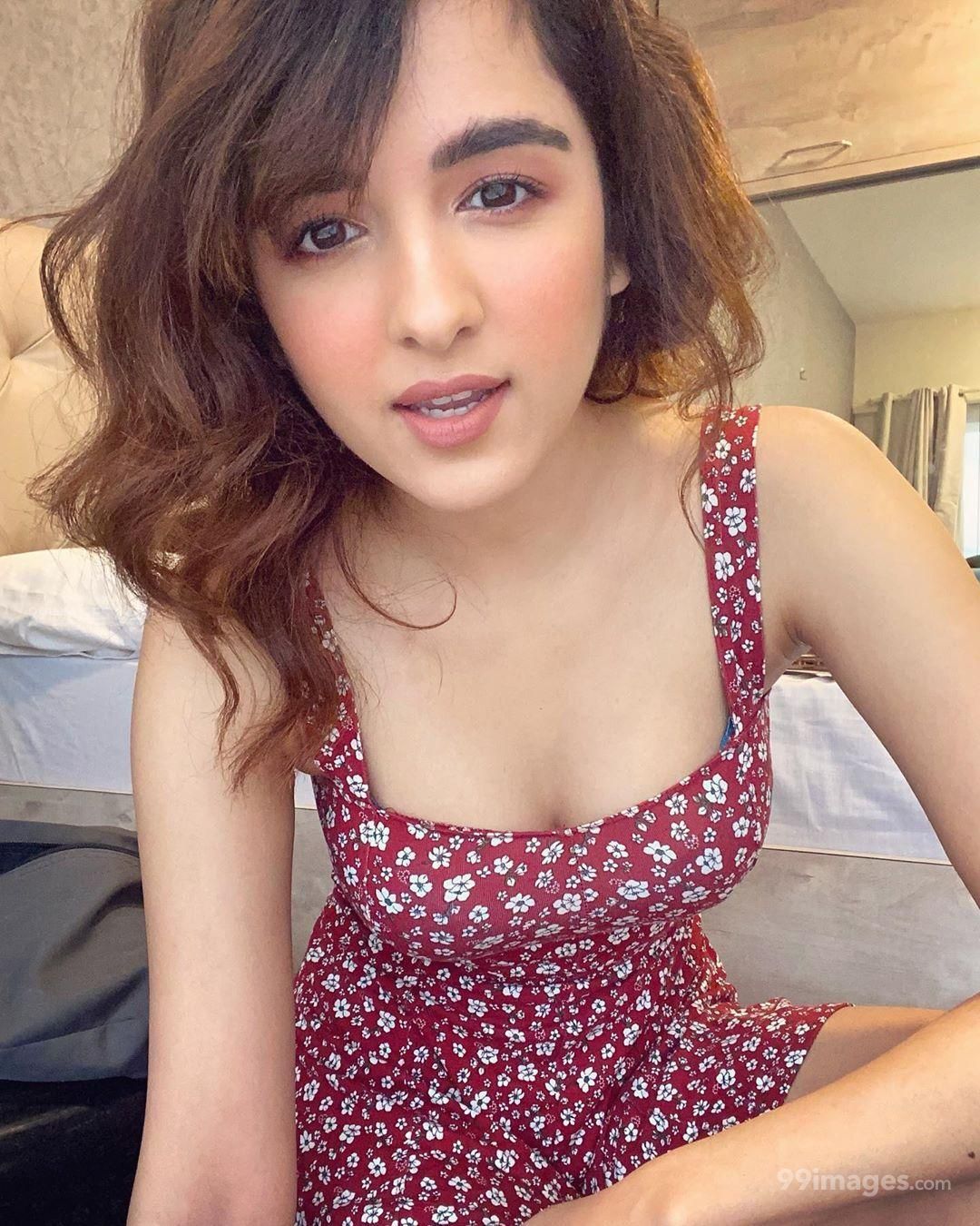 1080x1350   Ширли Сетия Симпатичные обои | Обои Поделиться