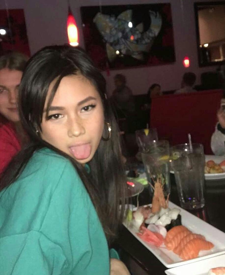 916x1119  Niki Zefanya Обои - Обои Cave__45 Nicole Zefanya_ обои - Обои Cave