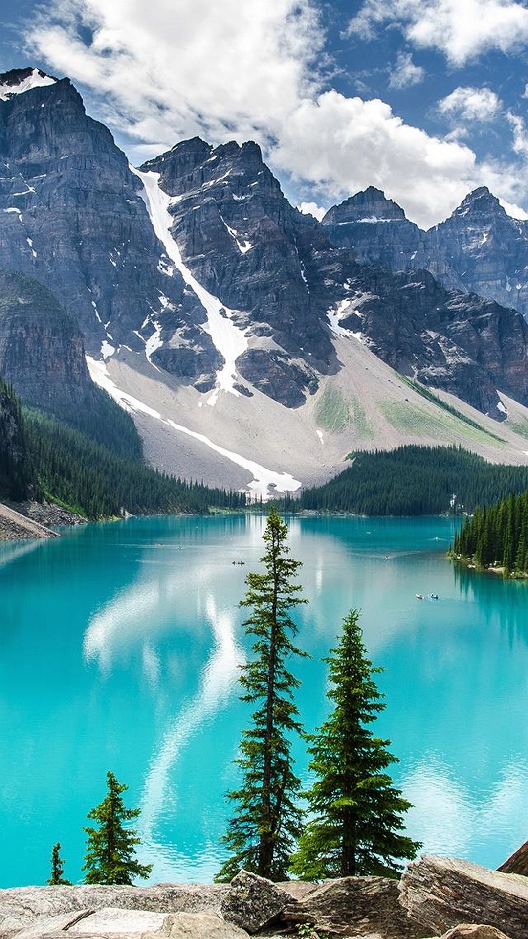 Озеро Морейн в Канаде