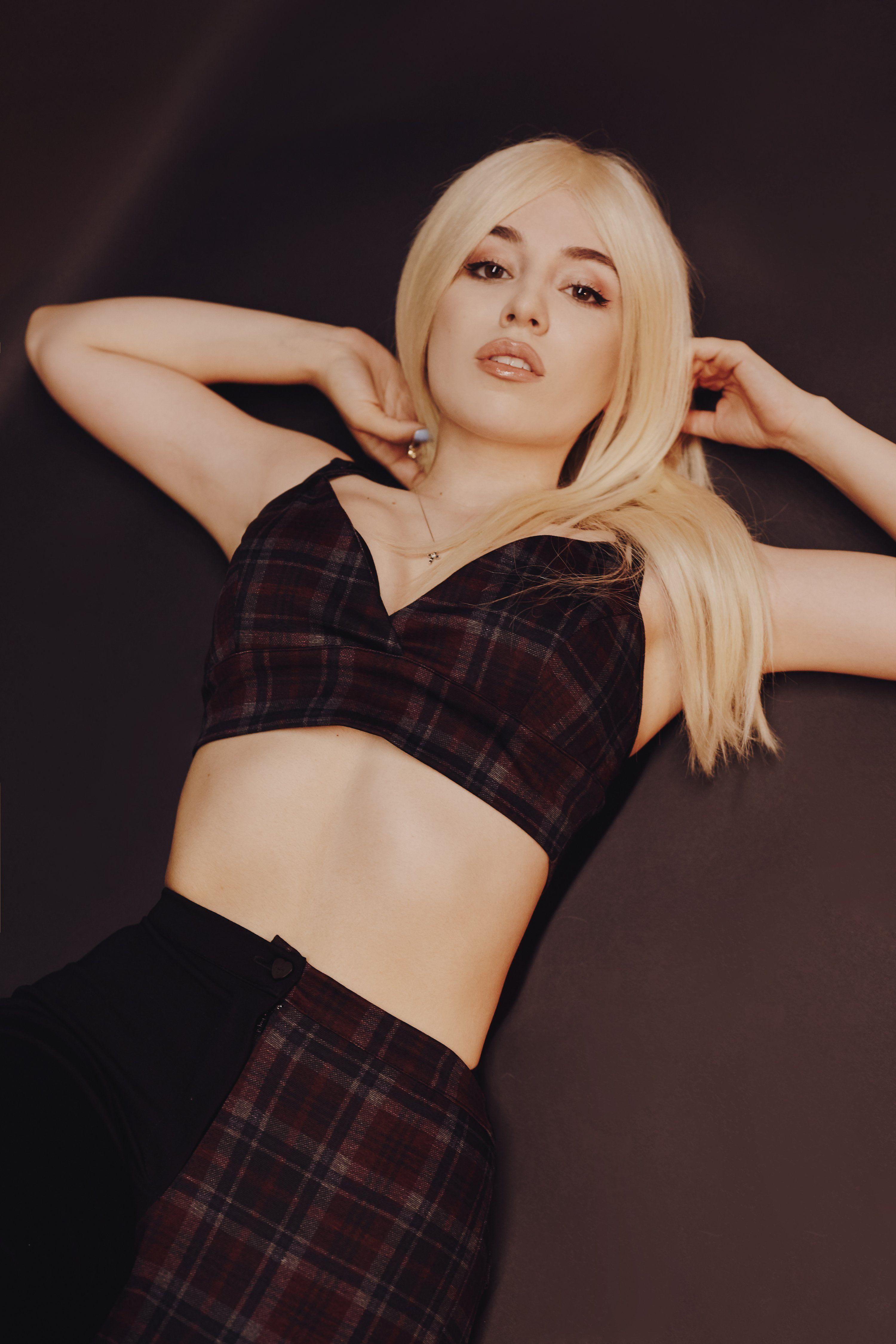 Ava photo. Ava Max. Ava Max певица. Ava Max 2018. Певица ава Макс фото.